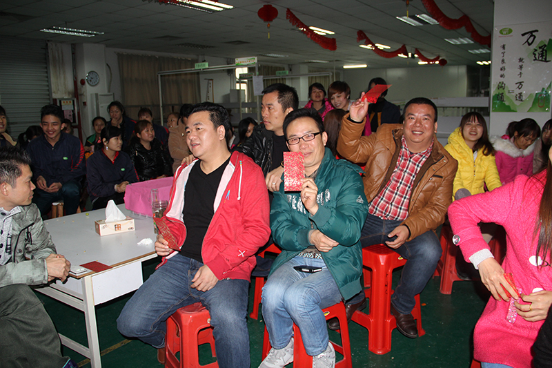 家人們拿到了喜氣滿滿大紅包